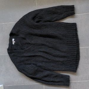Bare knitwear sweater
